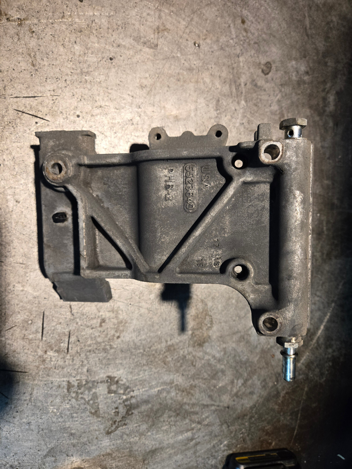 68444255AA 5523649 FUEL FILTER HOUSING BRACKET - Picture 5 of 8