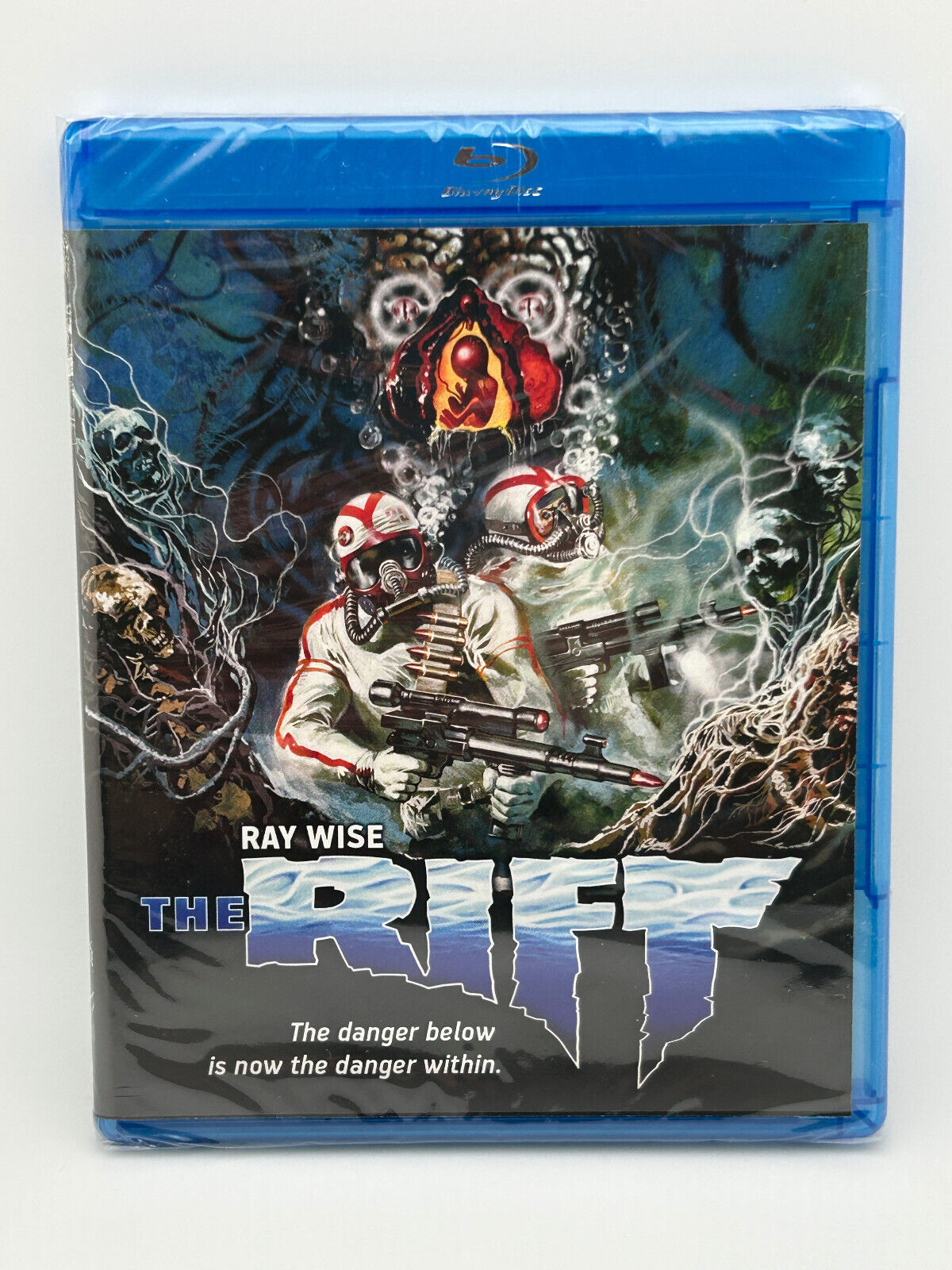 The Rift (1990) Blu-ray R. Lee Ermey Ray Wise Submarine Sci-Fi Horror OOP NEW The Rift (1990) Blu-ray R. Lee Ermey Ray Wise Submarine Sci-Fi Horror OOP NEW