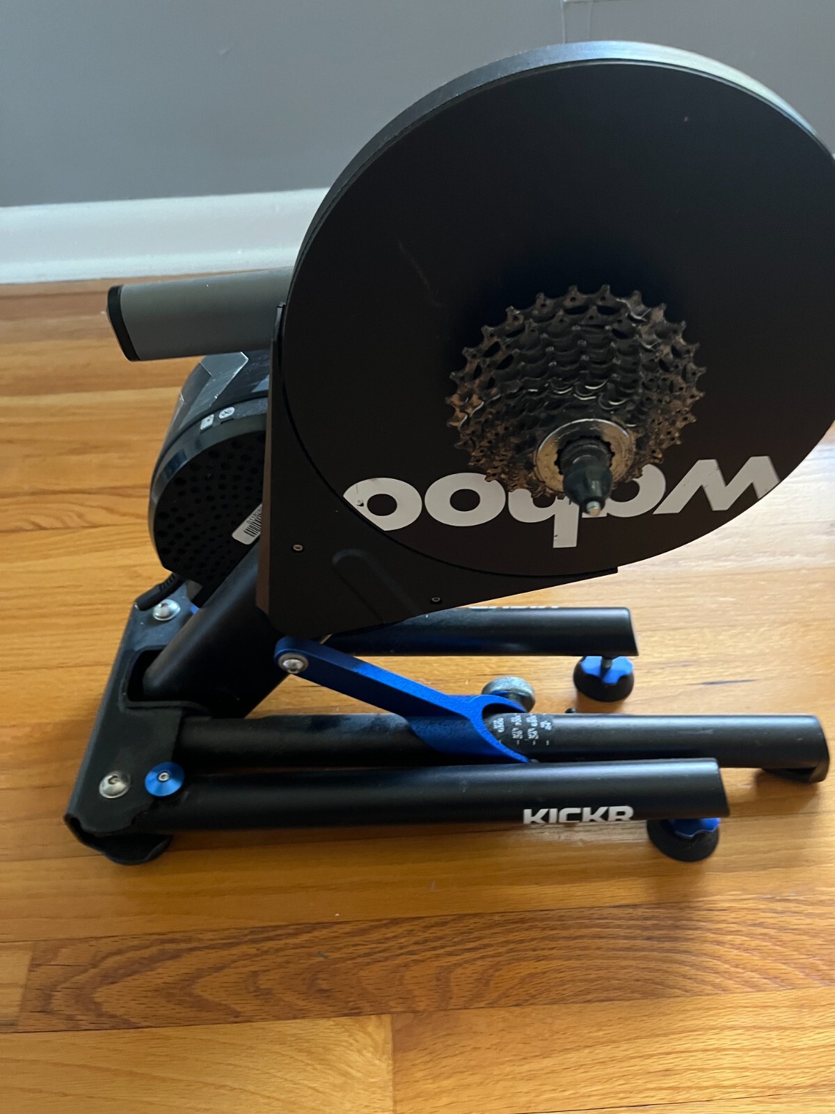 Wahoo KICKR Smart Trainer V4 Indoor Bike Trainer  - used - good condition