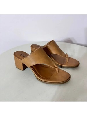 

COMPANY Женские коричневые босоножки Kinsleyy Toe Block Heel Slip On Heel Heel Thong Sandals, Коричневый, 10012631800