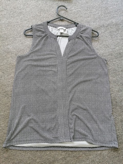 are sleeveless blouses business casual