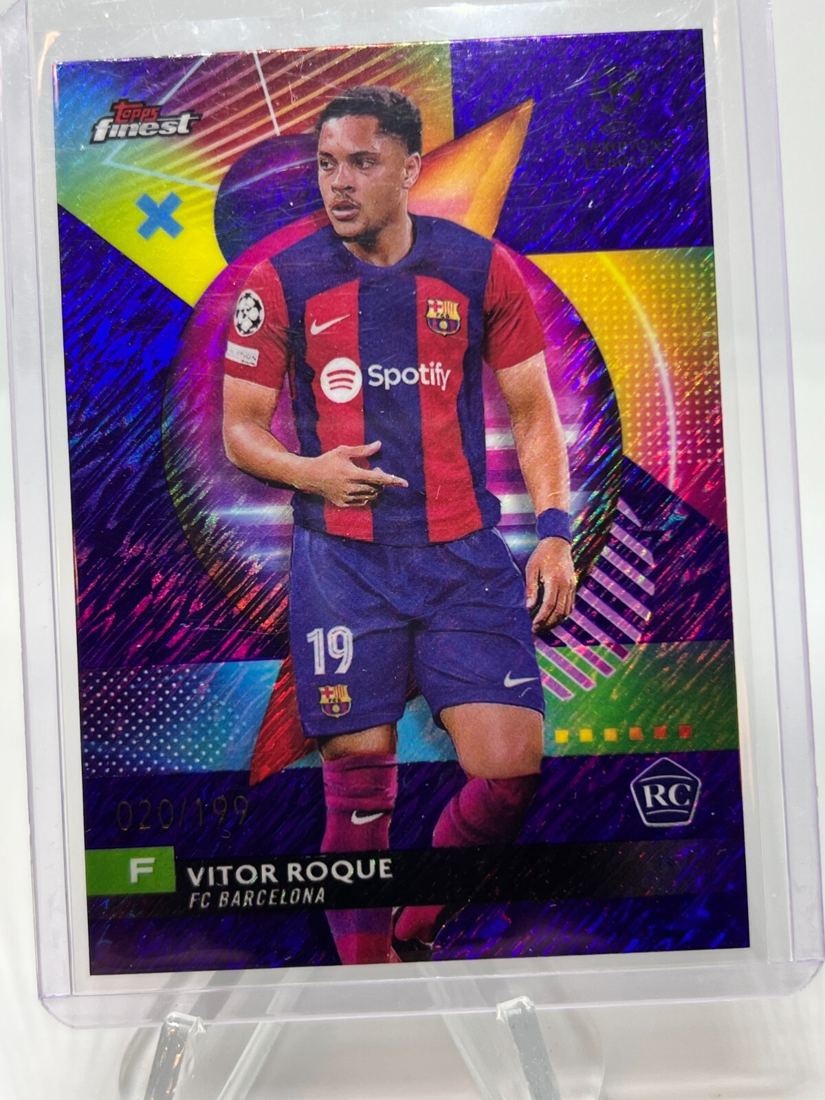 2023-24 Topps Finest Vitor Roque Purple Shimmer /199