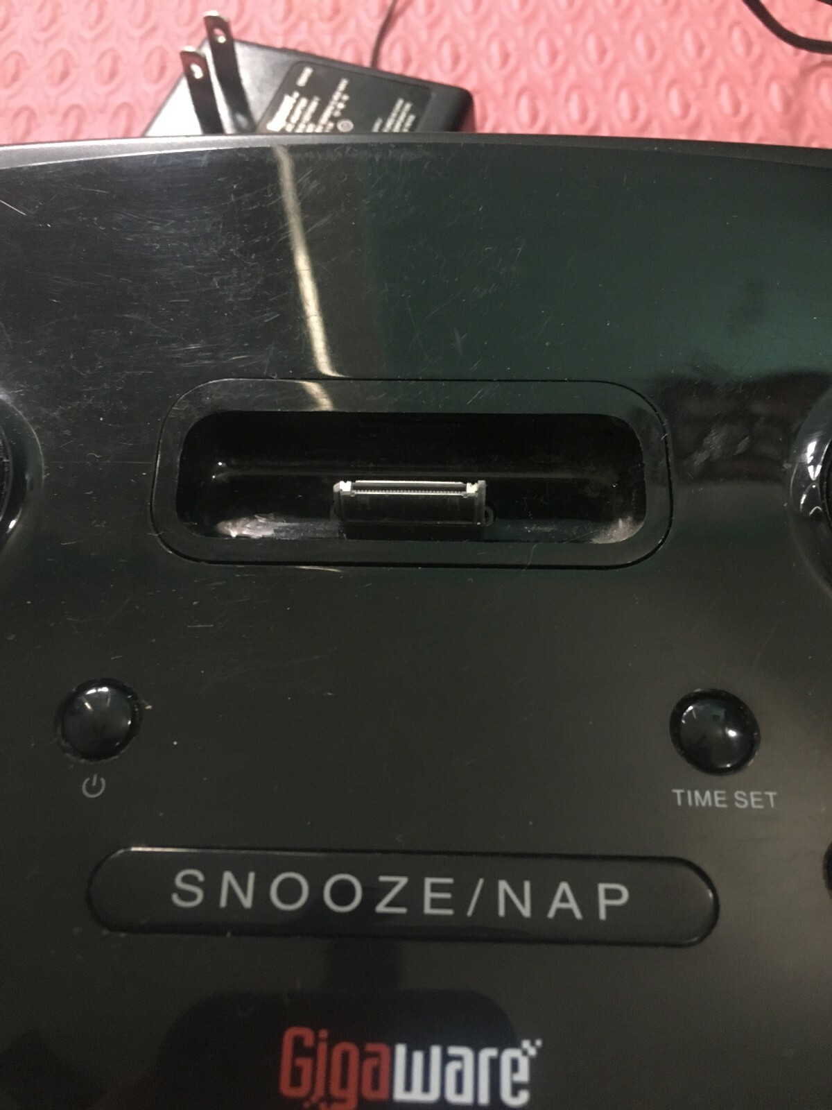 Gigaware Alarm clock and Radio for Iphone/Ipod and AUX Input