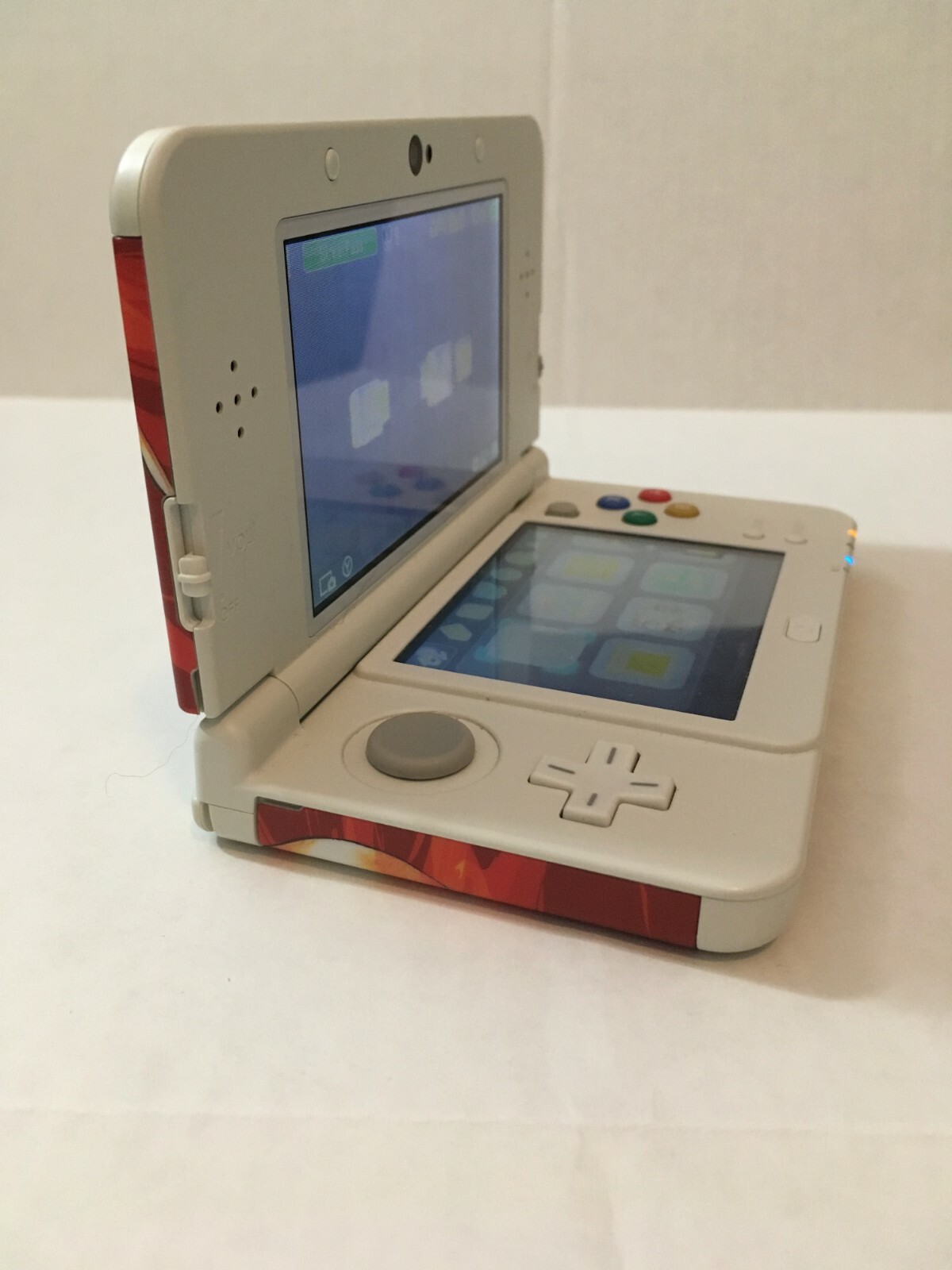 Pokemon 20th Anniversary New Nintendo 3DS (Charizard Faceplate)