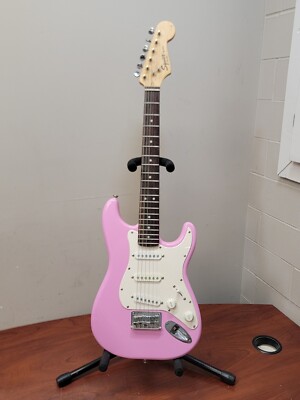 Fender Squier Mini Stratocaster Electric Guitar 6 String Pink 3/4 Size