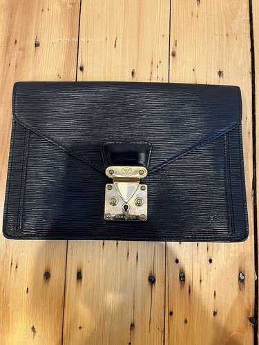 LOUIS VUITTON Epi Serie Dragonne Hand Bag Vintage Black Clutch Purse