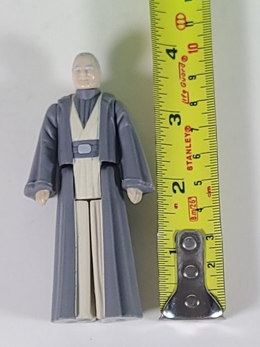 PRE OWNED KENNER 1985 LFL STAR WARS ANAKIN SKYWALKER ACTION FIGURE W/LITE WEAR