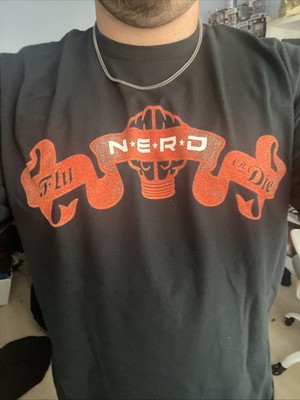 N.E.R.D fly or die 20th tシャツ① 白 Lサイズ 新品未使用N.E.R.D. Fly Or Die 20th 限定 Tシャツ - メルカリ