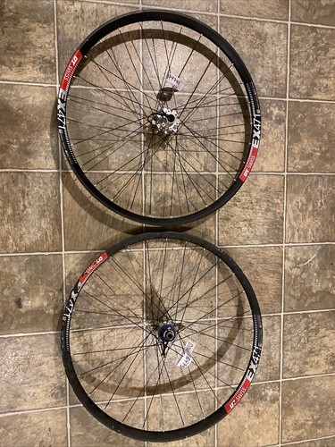 DT Swiss XMM ツインショット140mm 26 テーパー DT Swiss XMM 140 Twin Shot Fork - Reviews, Comparisons