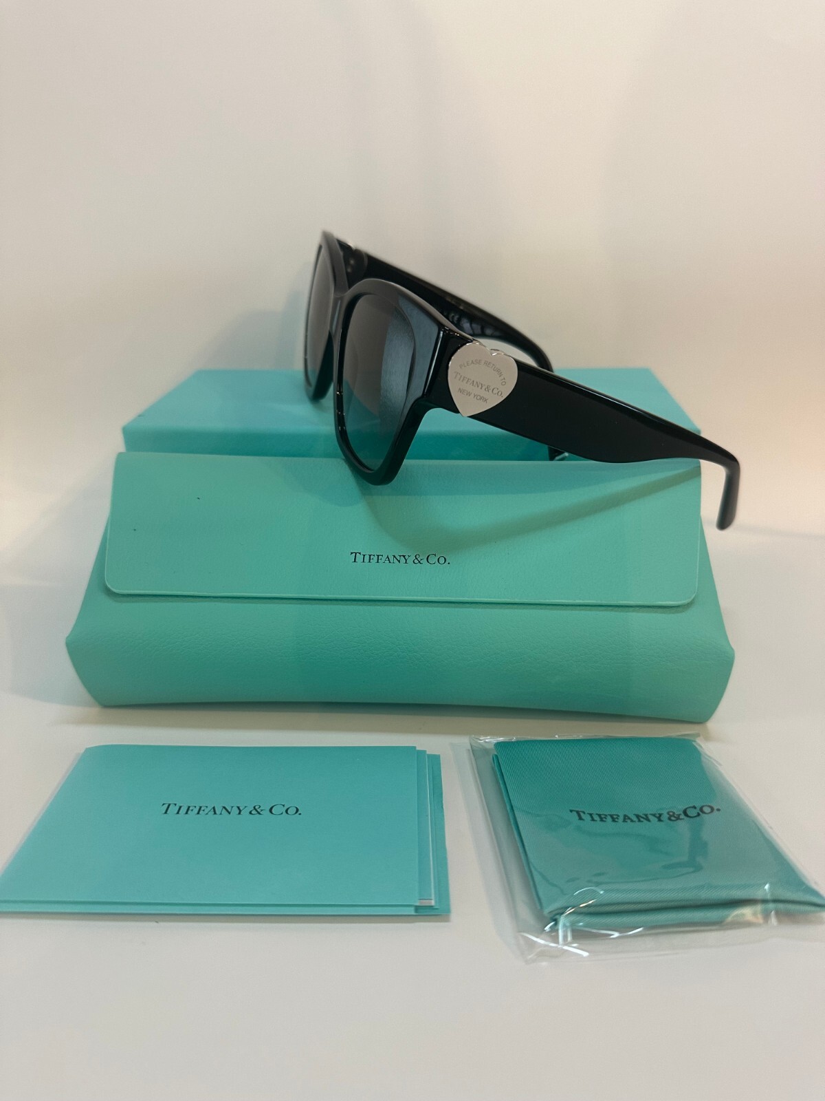 【上品アイウェア】Tiffany & Co TF4216 サングラス Tiffany & Co. TF4216 XL (54 - 18) with Blue lenses and Black