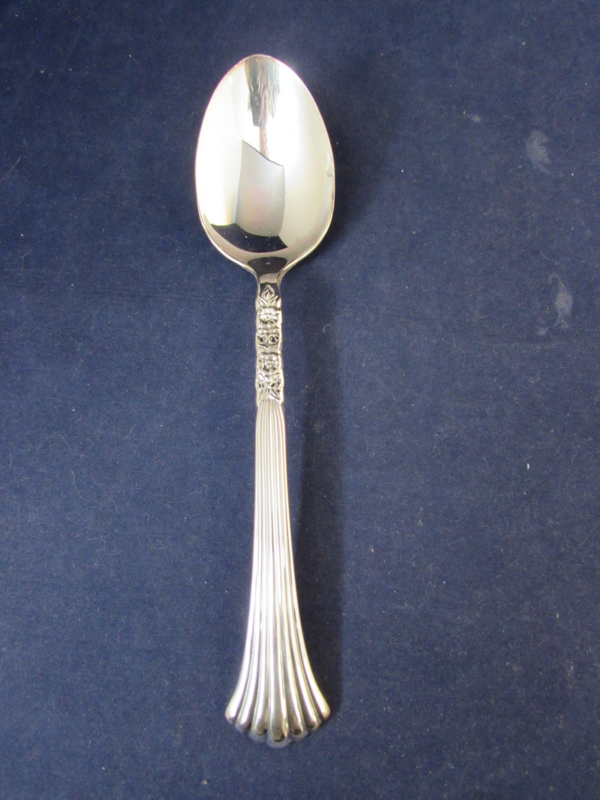 Oneida Silverplate Flatware FLORAL QUEEN Serving Spoon CANADA eBay