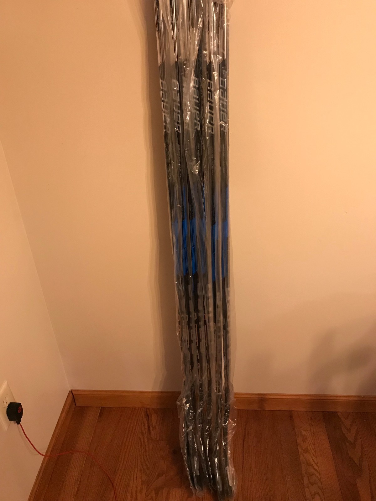 2 brand new in Bags Bauer 1N grip sticks P92 grip Right Handed 77 Flex!!