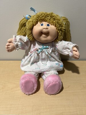Cabbage Patch Kids HM19 Teeth Lion Mane Butterscotch Girl Doll Pjs Slippers