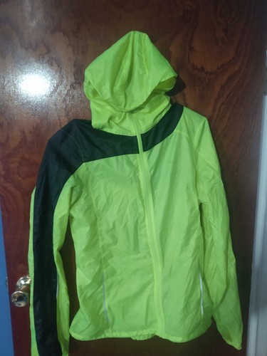 BROOKS WOMENS SMALL REFLECTIVE HIGH VISIBILITY YELLOW RUNNING JACKET          K8