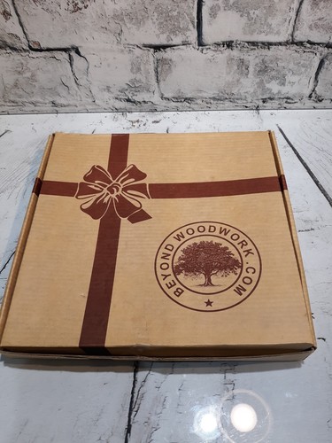 Beyond Woodwork 28050 Sculptured circular bowl with handle folding Emblem