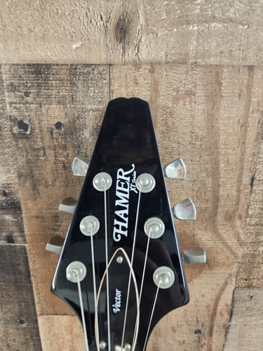 ギター HAMER XT Series Vector Flying V Type Hamer Vector - Honeyburst Gloss | Sweetwater