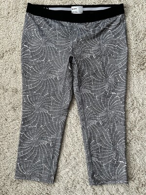 SOFFE Low Rise Junior's Size XL Gray/White Pull-on Activewear Capri Leggings