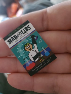 ZURU Mini Brands BOOKS MadLibs MAD Scientist 