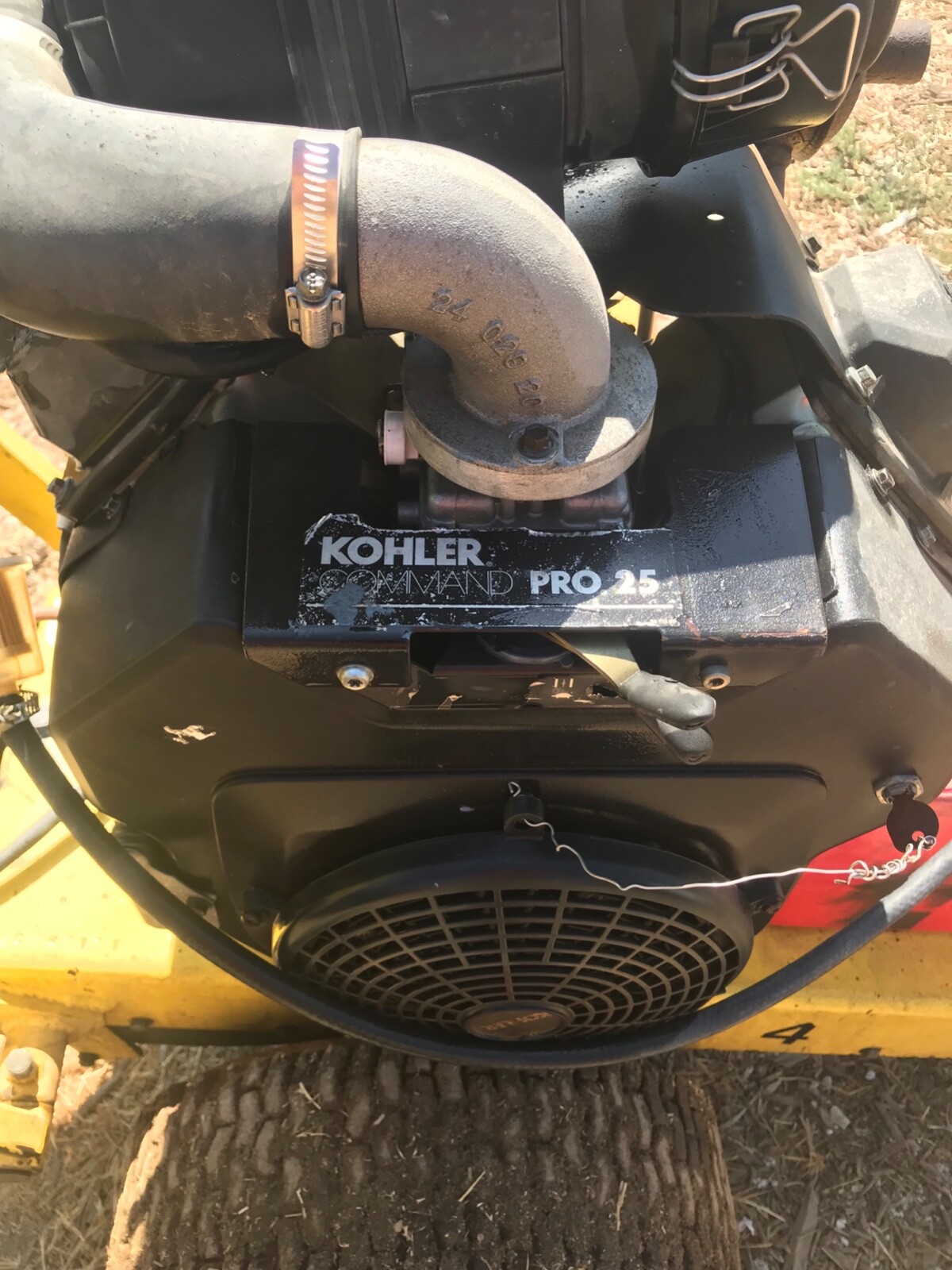 stump grinder beeline stump cutter. Kohler 25hp engine. Greenteeth 700 series