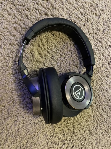 Audio-Technica ATH-WS1100iS Solid Base Over-Ear Headphones
