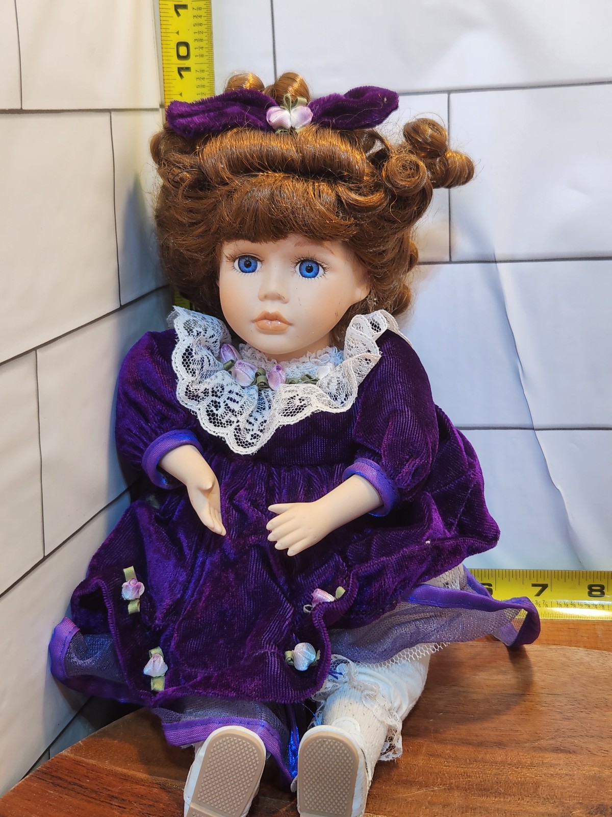 Collectors Choice Vintage WIND UP MUSICAL PORCELAIN DOLL Plays Beautiful Dreamer