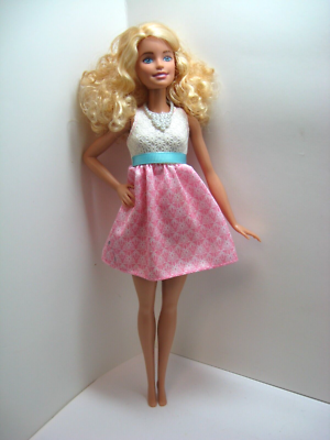 Barbie fashionistas doll sales 14 powder pink