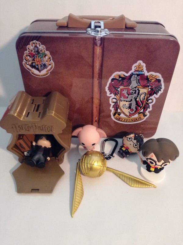 Harry Potter Konvolut Koffer Mit Figuren Harry, Hedwig, Dobby, Schnatz