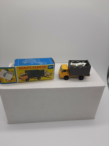 Lesney Matchbox 37 CATTLE TRUCK
