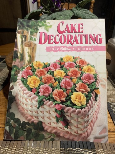 Wilton Yearbook Cake Decorating 1992 | eBay