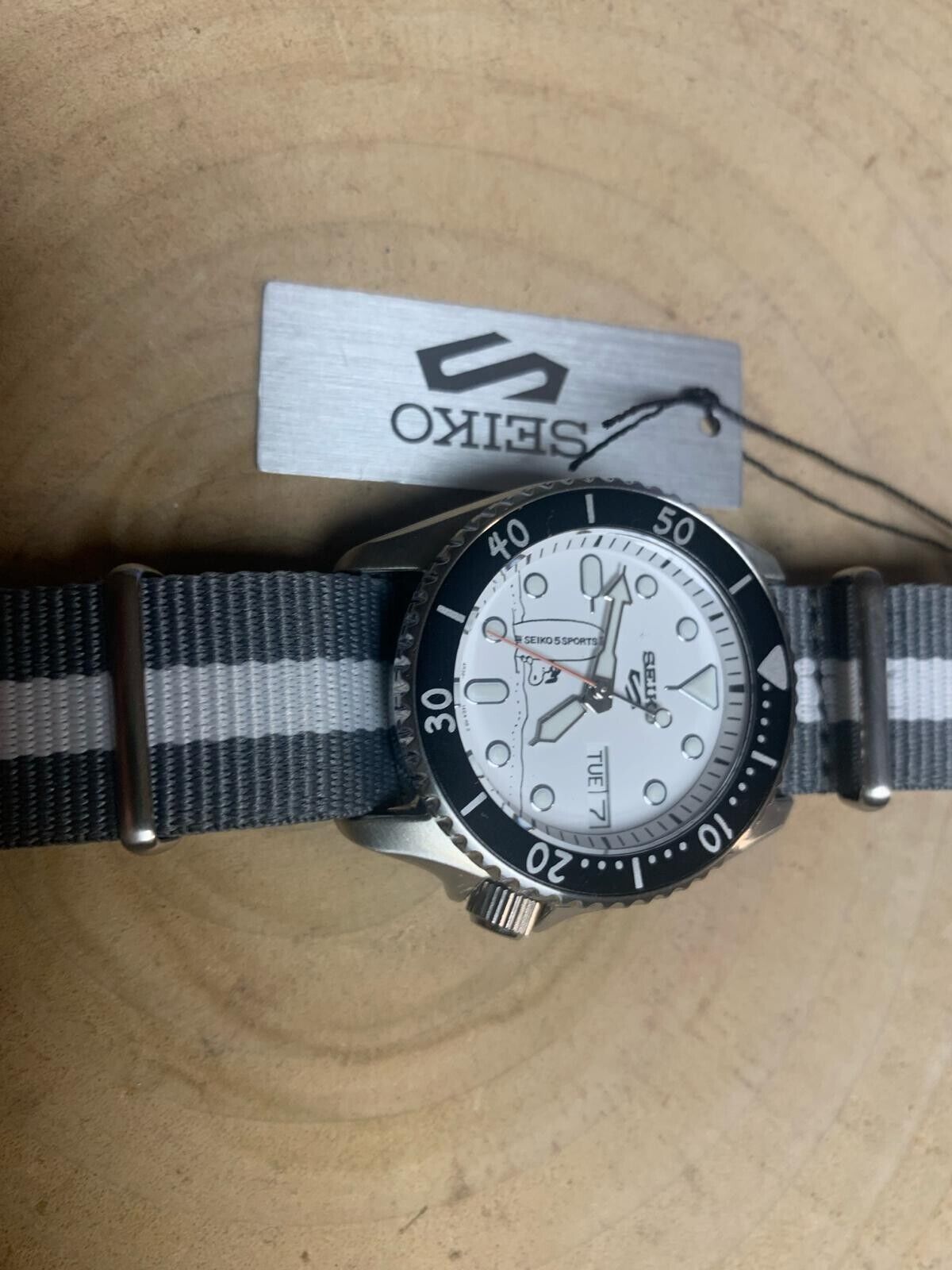 Seiko 5 Sports Snoopy Surfboard SRPK25K1 serial number:4138 Seiko 5 Sports Snoopy Surfboard SRPK25K1 serial number:4138