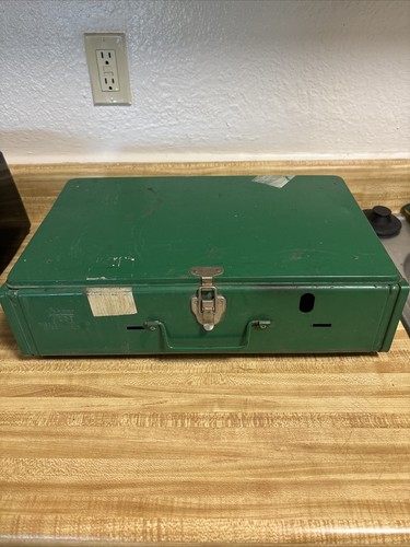 Coleman Vintage 2 Burner Gas Camping Stove 425E Used