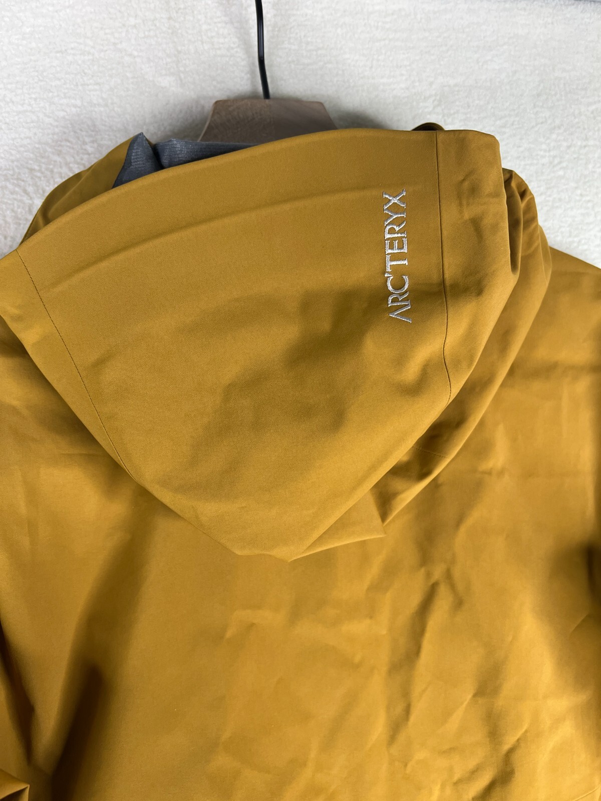 Pre-owned Arc'teryx Sentinel Relaxed Jacket Women's Size Small Yukon Gold Goretex Ski