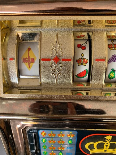 Waco Casino Crown Slot Machine With Flashing Light and Bell Rings On Payoff Wow!