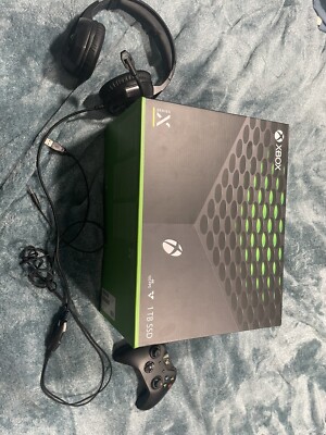 READ DESCRIPTION Xbox Series X comes two Controllers, and a gaming headset