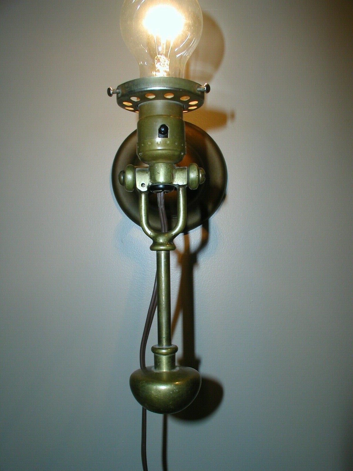 Vintage Brass Nautical Ships Gimbal Desk Wall Mount Lamp Light Maritime Marine