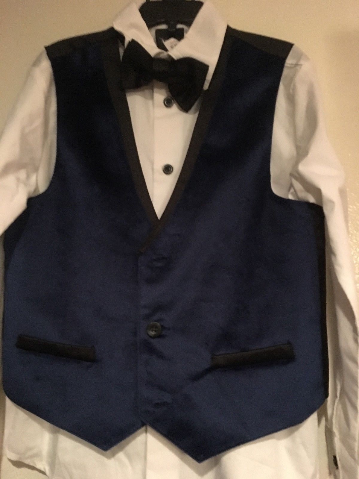 NEW BOY'S 4 PC EASTER SUIT INCLUDES BLUE VELVET VEST, SHIRT, BOWTIE & PANTS 7/8