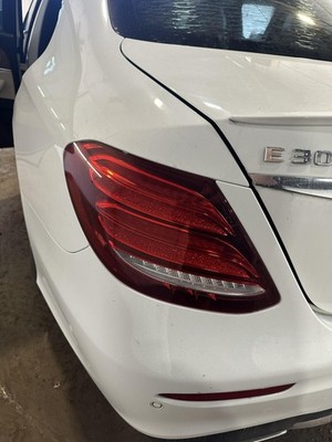 17 18 19 20 MERCEDES E-CLASS Tail Light Lamp Driver Left