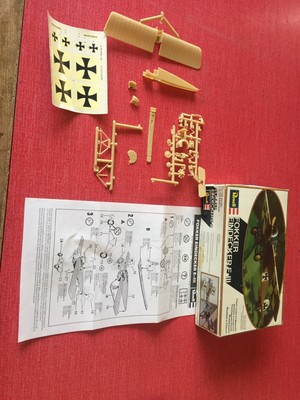 Vintage Revell Plane 1/72 Kit FOKKER EINDECKER E-III Circa 1980 Kit 4111