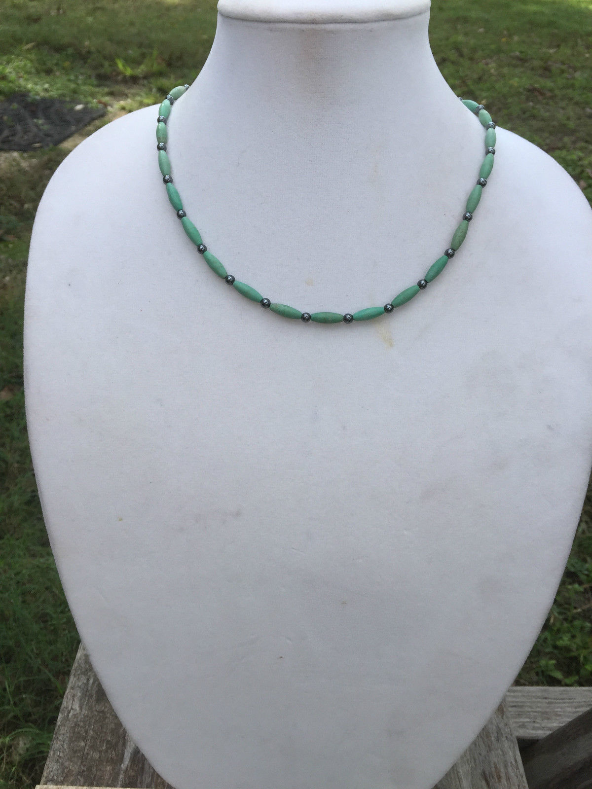 Collares de piedra para hombres