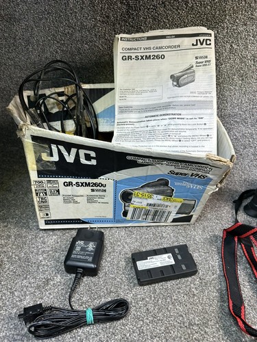 JVC Camcorder GR-SXM260U VHS VHS-C Digital Video Camera 700x Zoom UNTESTED PARTS