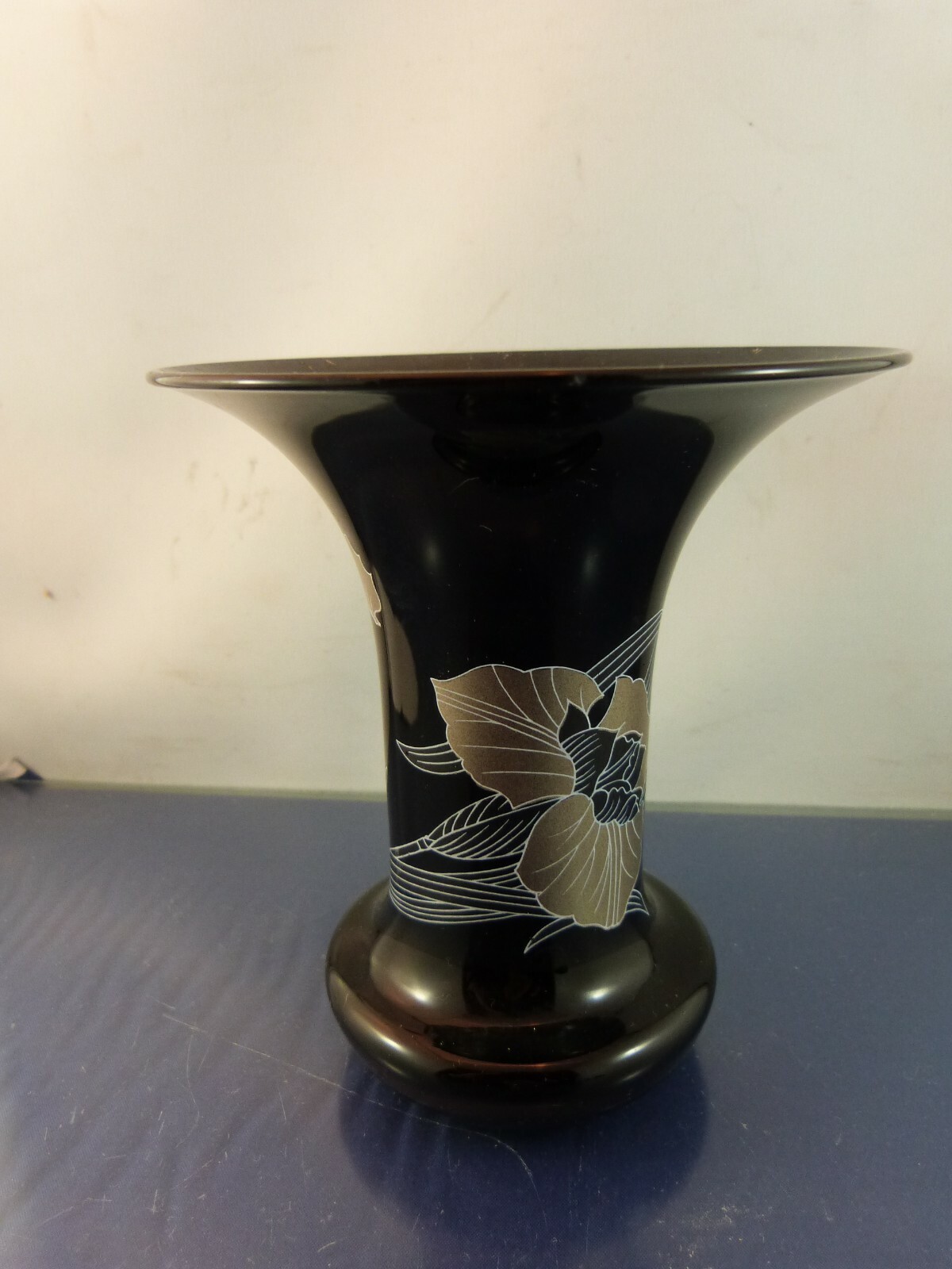 『ウレうー特価』　HUTSCHEN REUTHER × LEONARD 花瓶 Hutschenreuther German Leonard Paris Black & Gilded Flower