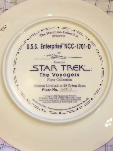STAR TREK U.S.S. ENTERPRISE-D COLLECTOR PLATE - free shipping
