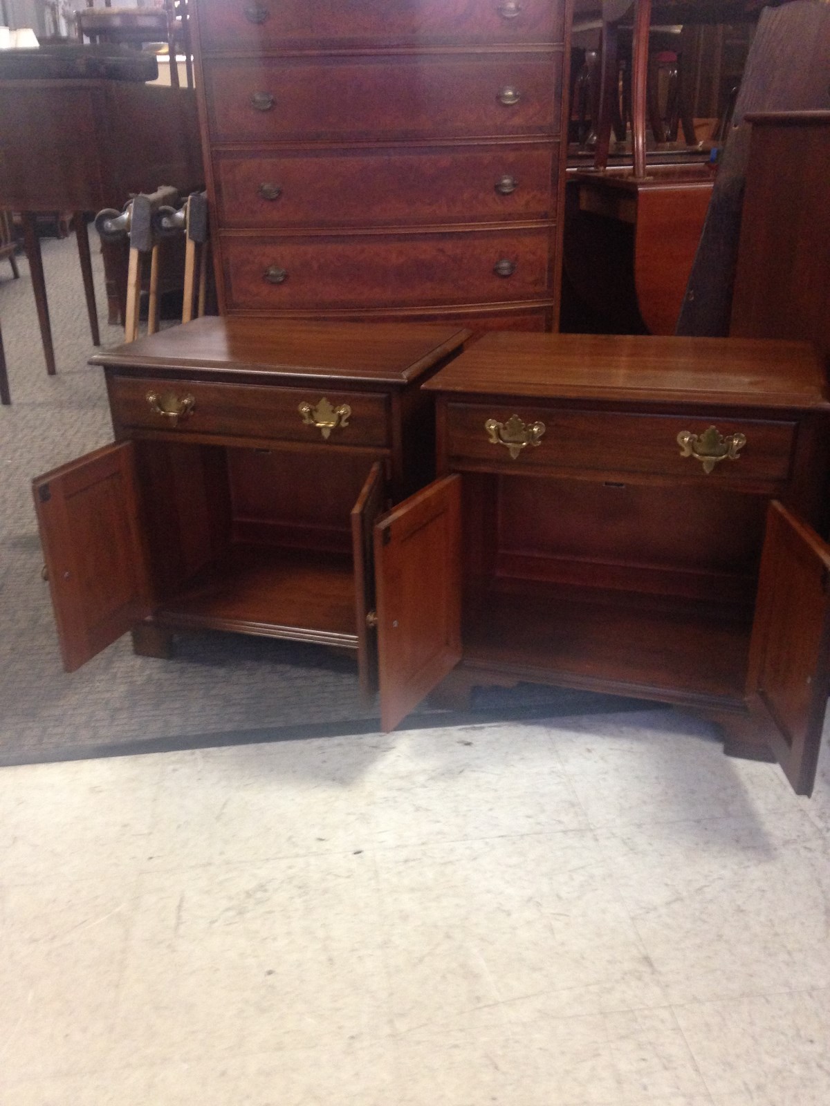 PAIR OF PENNSYLVANIA HOUSE VINTAGE CHERRY NIGHT STANDS--END TABLES