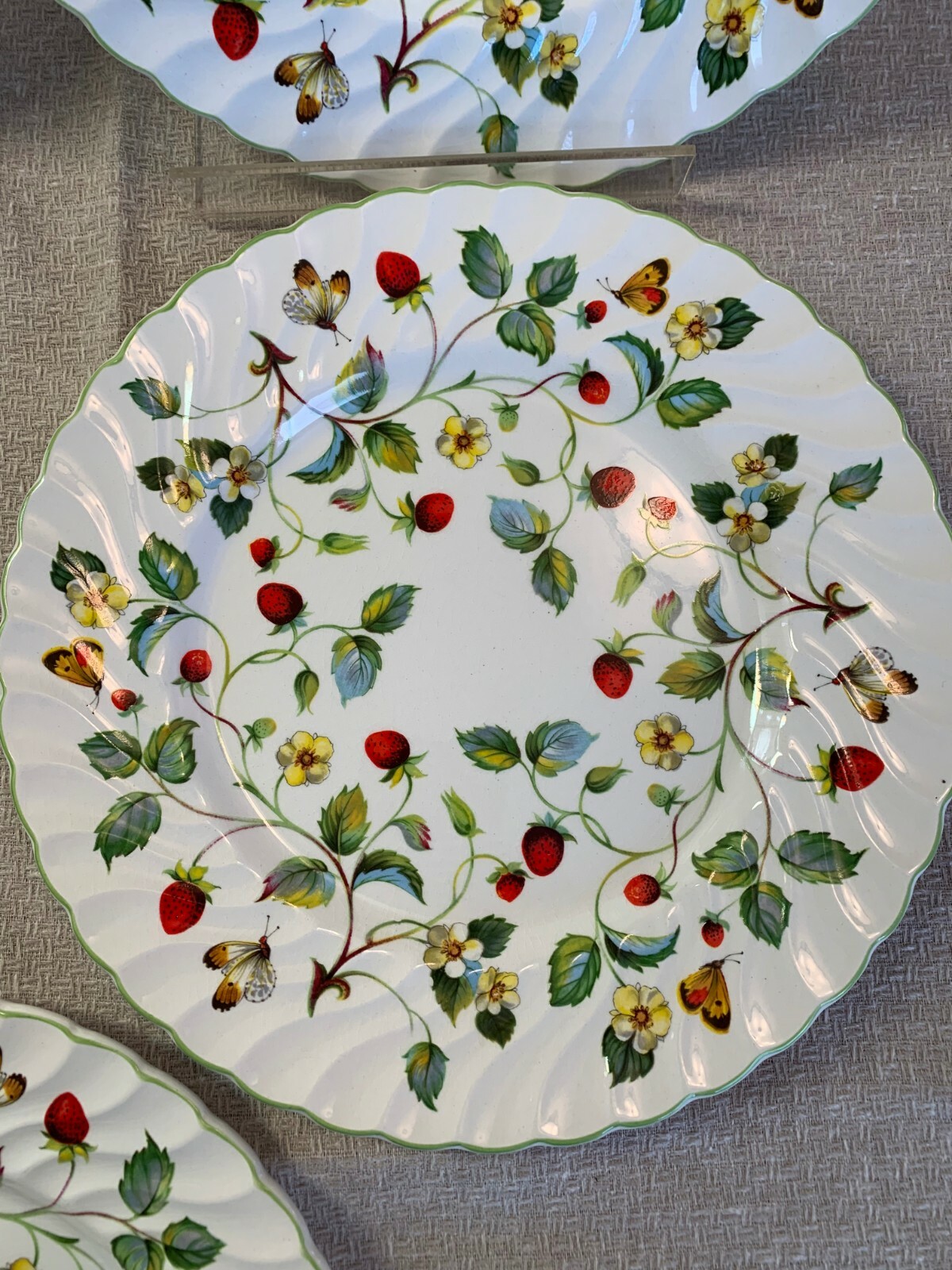 James Kent Old Foley Staffordshire Strawberry made in England - 5 Dinner Plates