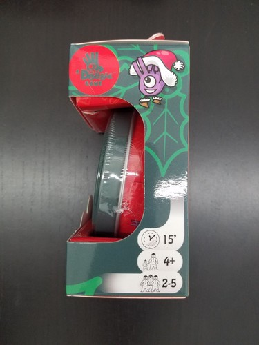 SPOT IT HOLIDAYS TRULY AMAZING PARTY CARD GAME IN TIN FAMILY FUN GAME NIGHT NEW