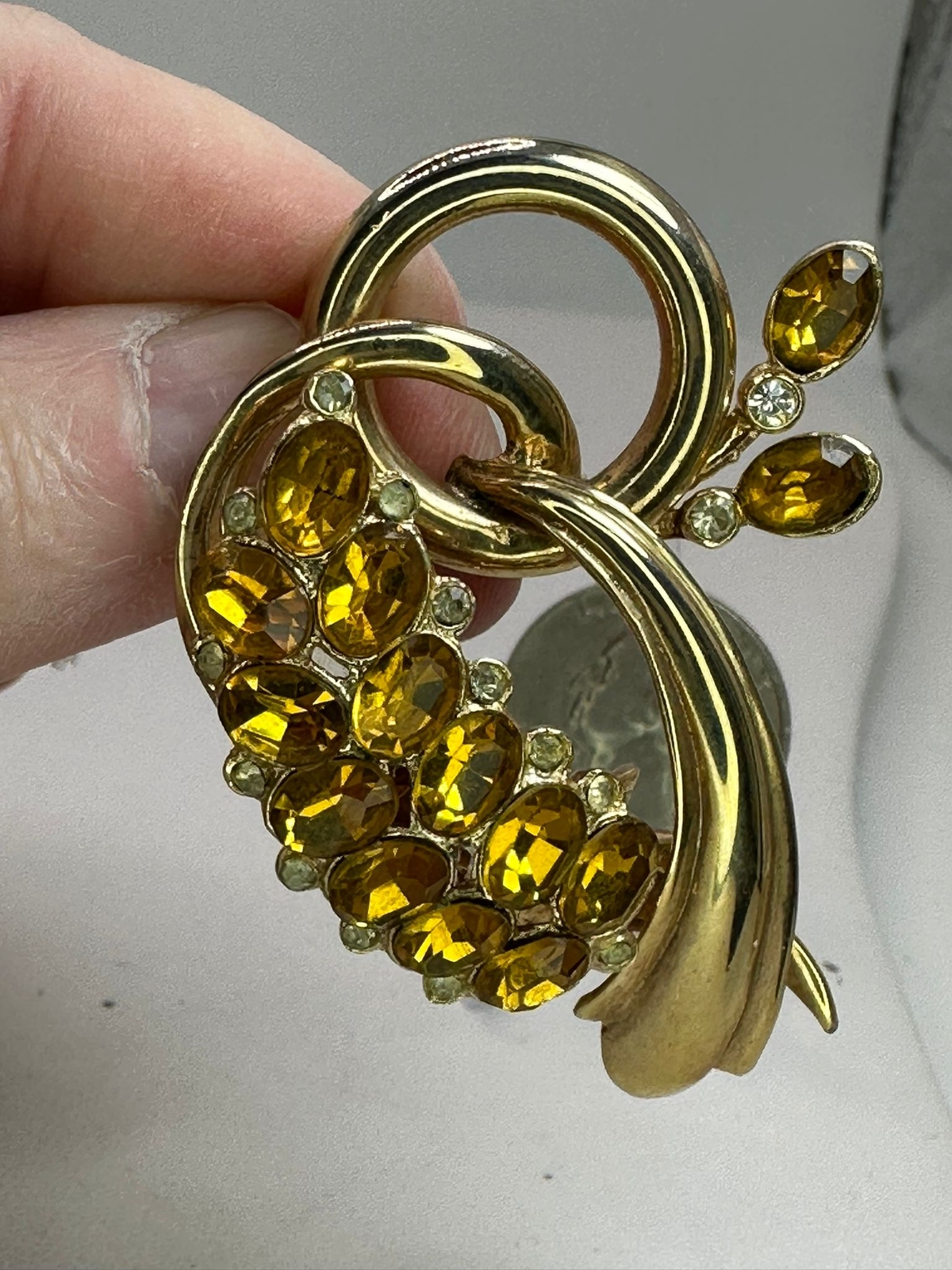 ❁⃘kiHin1a❁⃘ Flower Swirl Yellow & Clear Rhinestones Vintage Gold Brooch