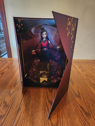 Disney Designer Collection Mulan Limited Edition Doll ❤️