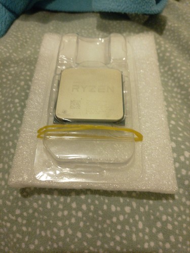 新品未開封　AMD Ryzen 5 3500 AM4 CPU AMD Ryzen 5 3500 Desktop Processor 100-100000050BOX