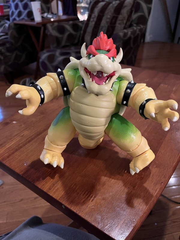 Nintendo Super Mario Bros. Movie BOWSER Figure w/ Fire Breathing