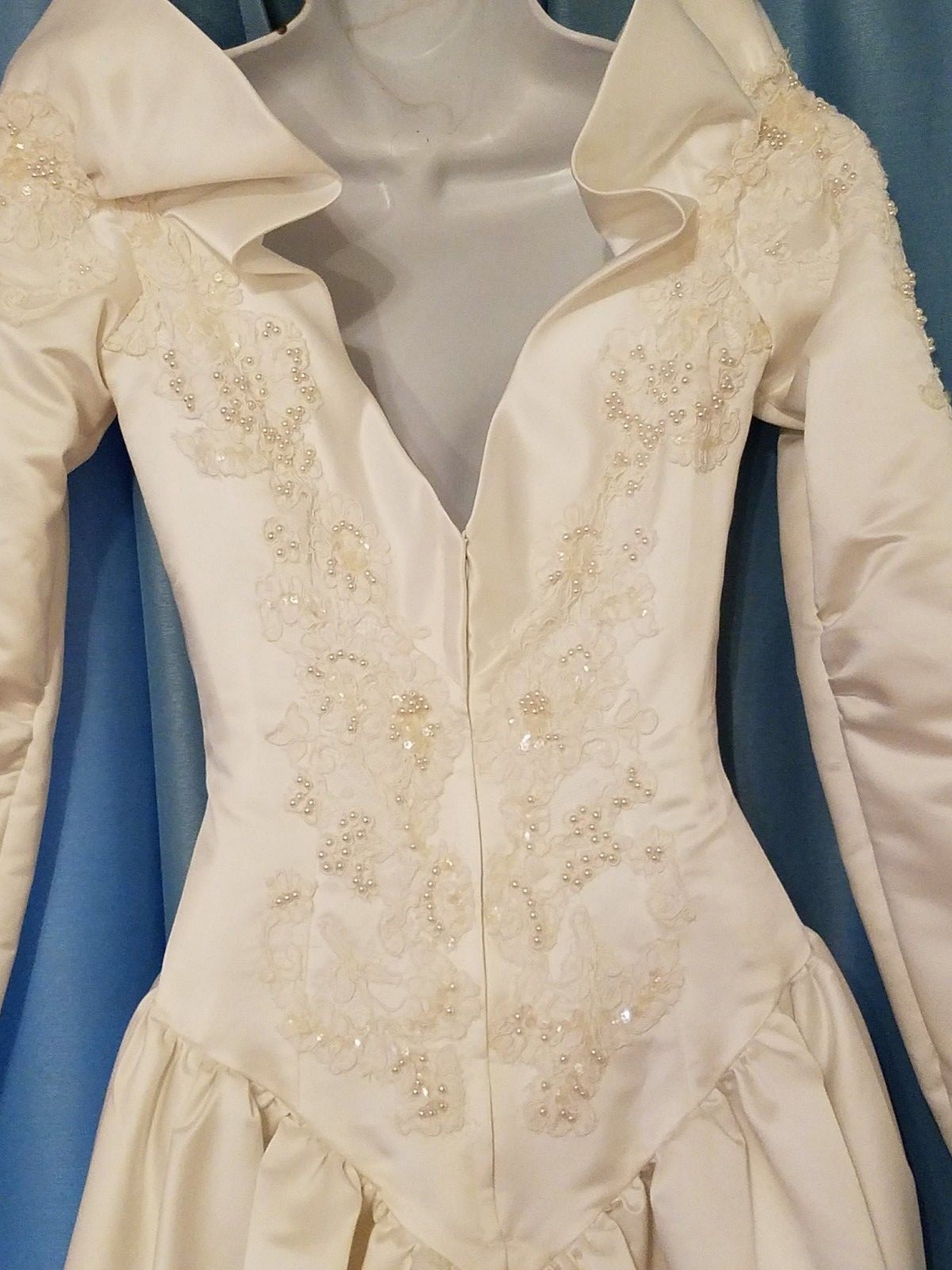 Unbranded Ivory Wedding Gown ***Very Small***